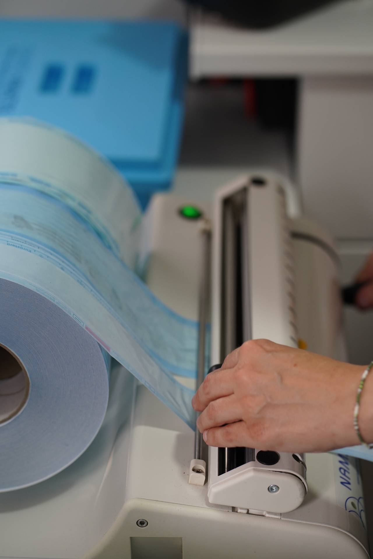 Sellado de bolsas de esterilización con termoselladora